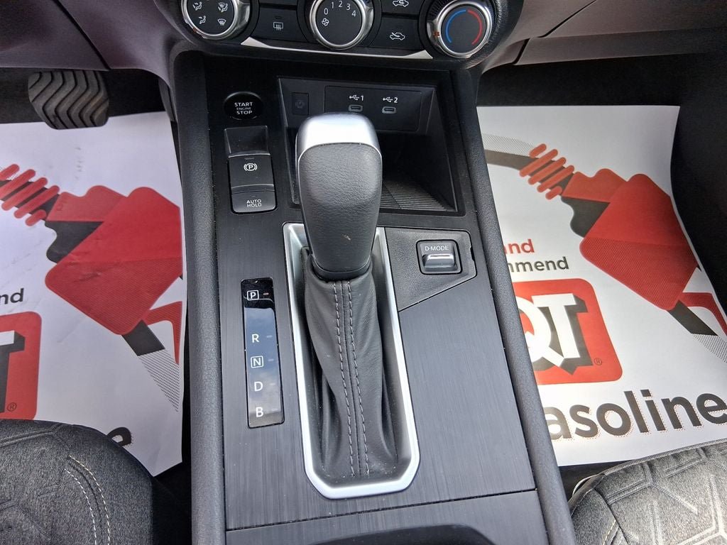 Used 2025 Nissan Kicks SV w/ Charging Package FWD image 21