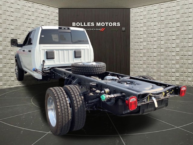 New 2026 RAM 4500 4x4 Crew Cab DRW image 5