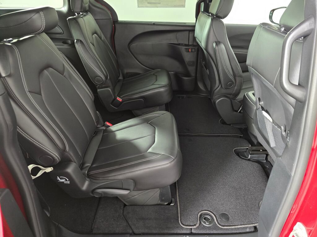 New 2026 Chrysler Voyager LX FWD image 26