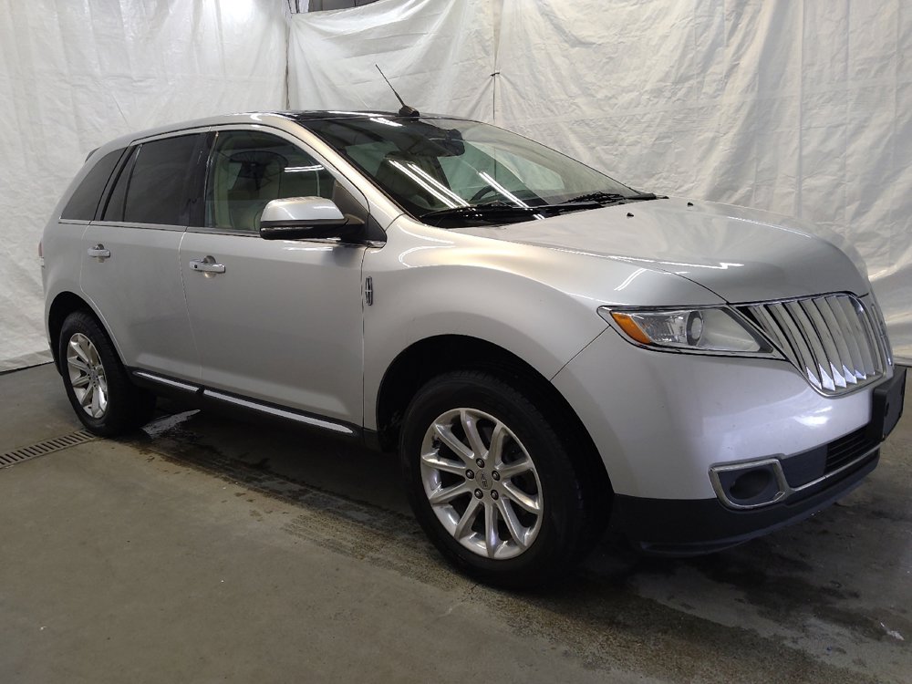 Used 2015 Lincoln MKX AWD w/ Equipment Group 102A image 11