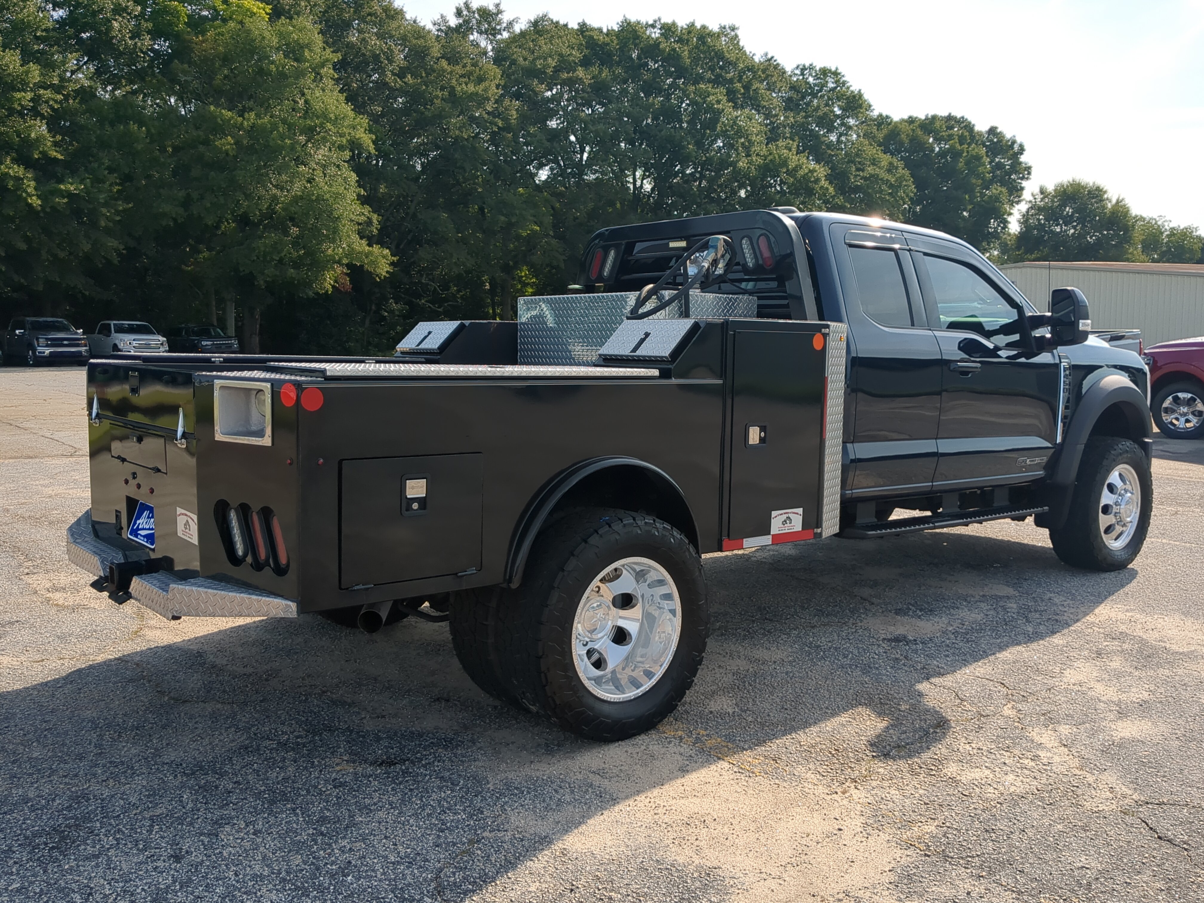 Used 2023 Ford F450 Lariat AWD/4WD image 3
