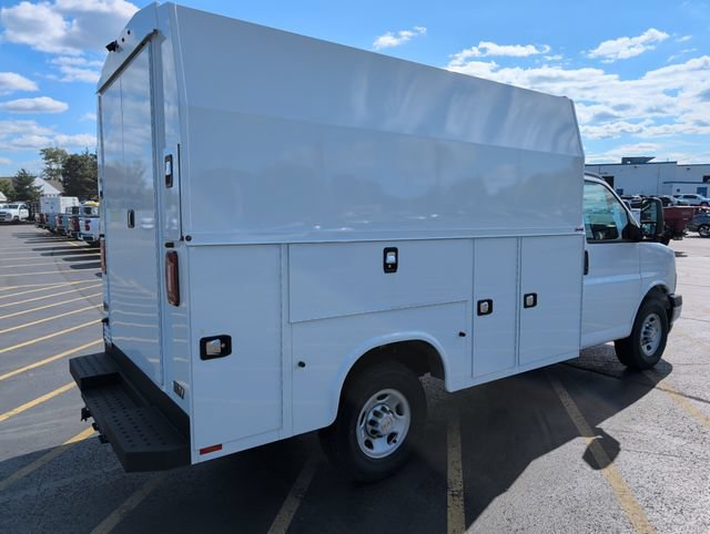 New 2026 Chevrolet Express 3500 w/ Power Convenience Package RWD image 6