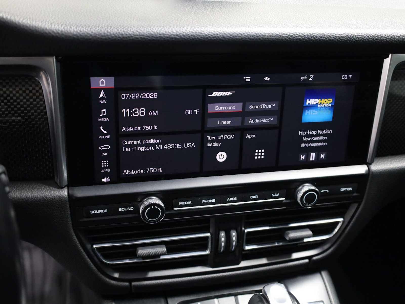 Used 2020 Porsche Macan AWD/4WD image 32
