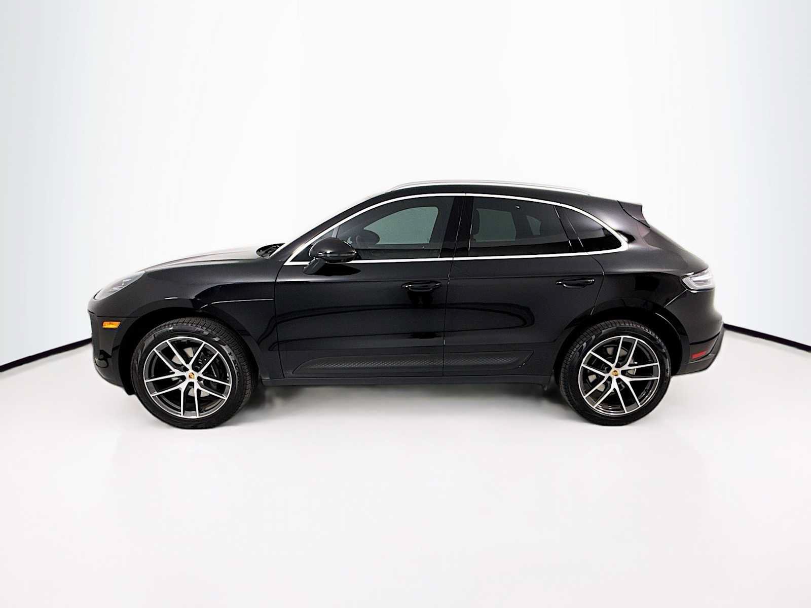 Certified 2026 Porsche Macan AWD/4WD image 2