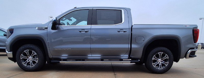 New 2026 GMC Sierra 1500 SLE image 5
