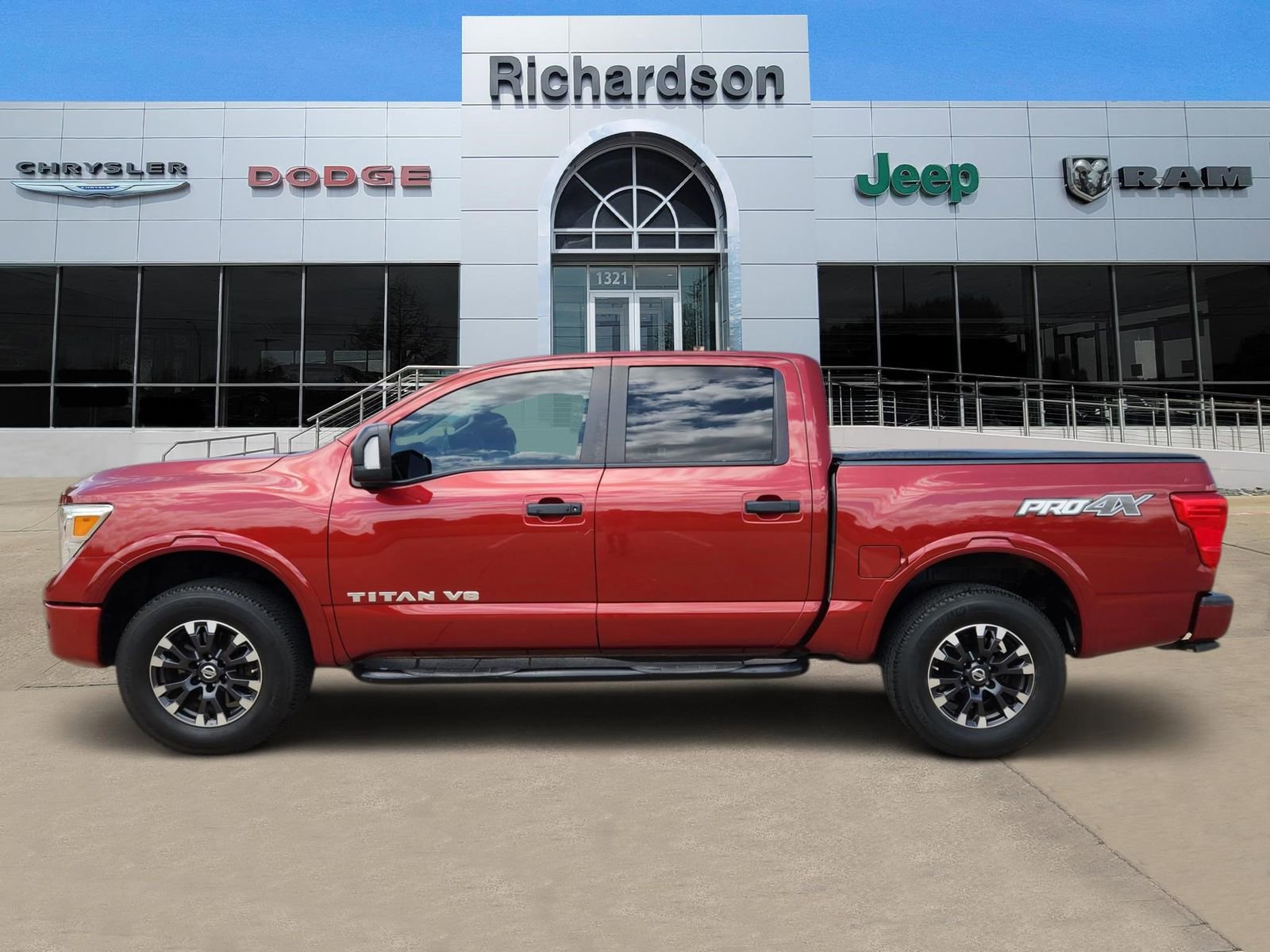 Used 2018 Nissan Titan PRO-4X w/ Pro-4x Utility Package image 3