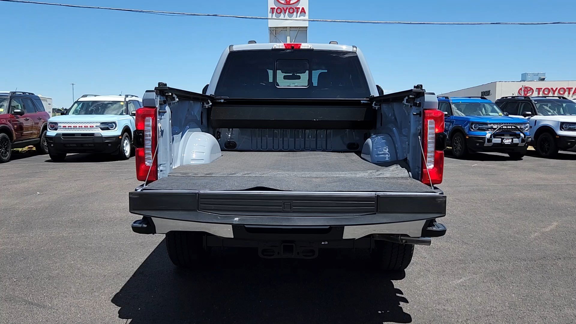 Certified 2025 Ford F250 Lariat w/ Lariat Ultimate Package AWD/4WD image 18