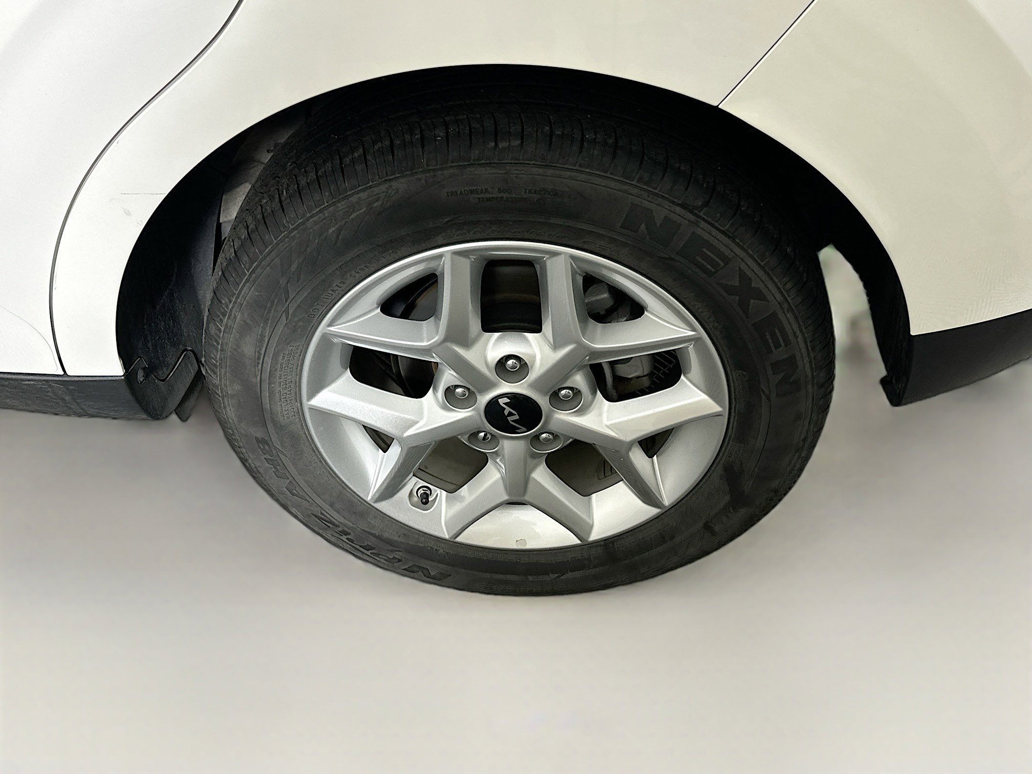 Used 2025 Kia Soul LX w/ LX Technology Package image 11