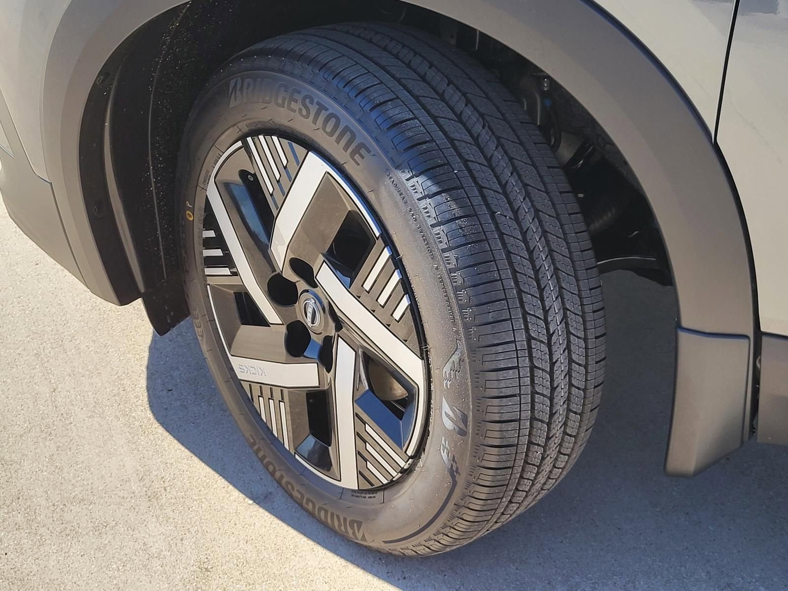 New 2026 Nissan Kicks SV image 11