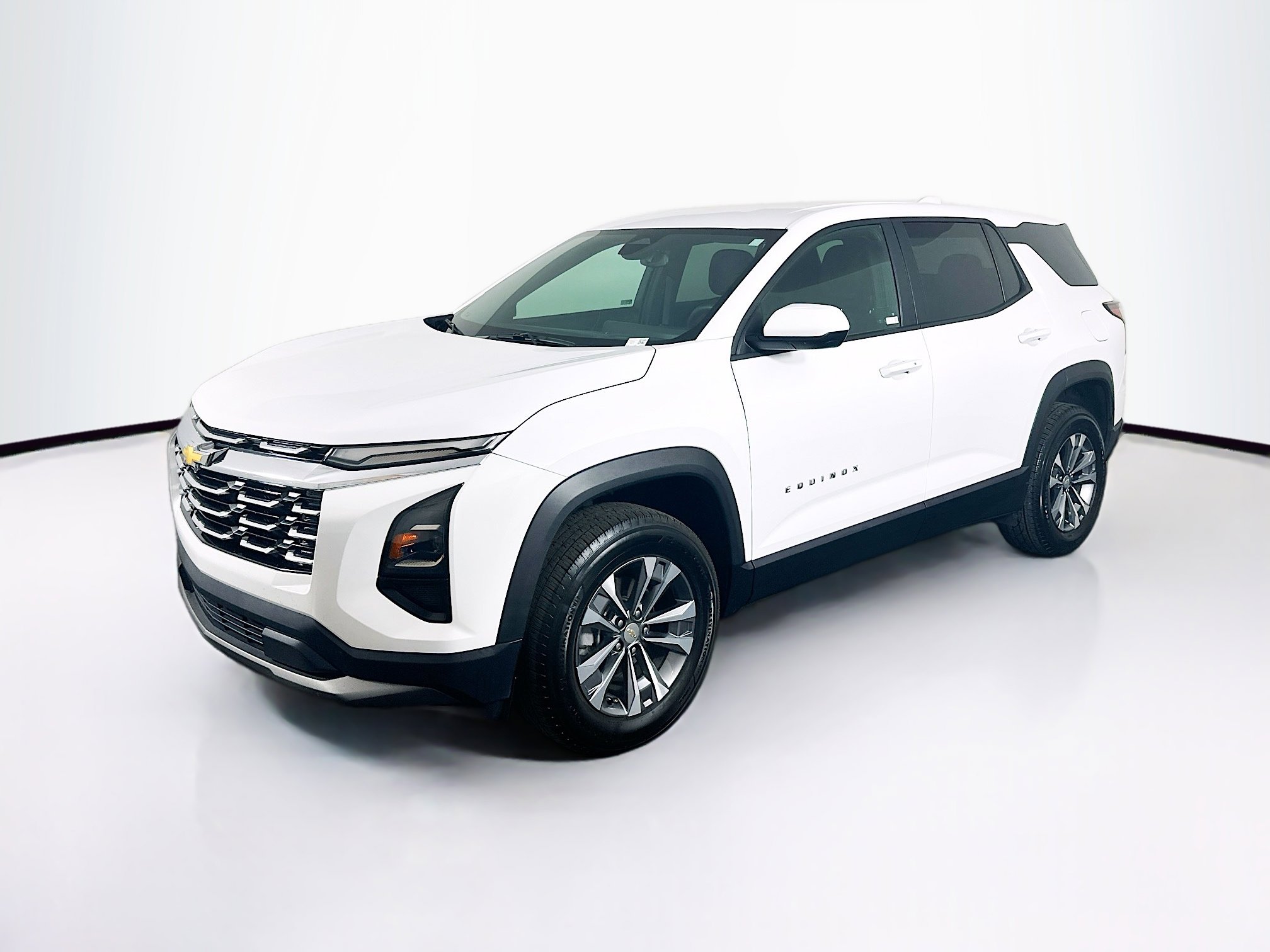 Used 2025 Chevrolet Equinox LT image 3