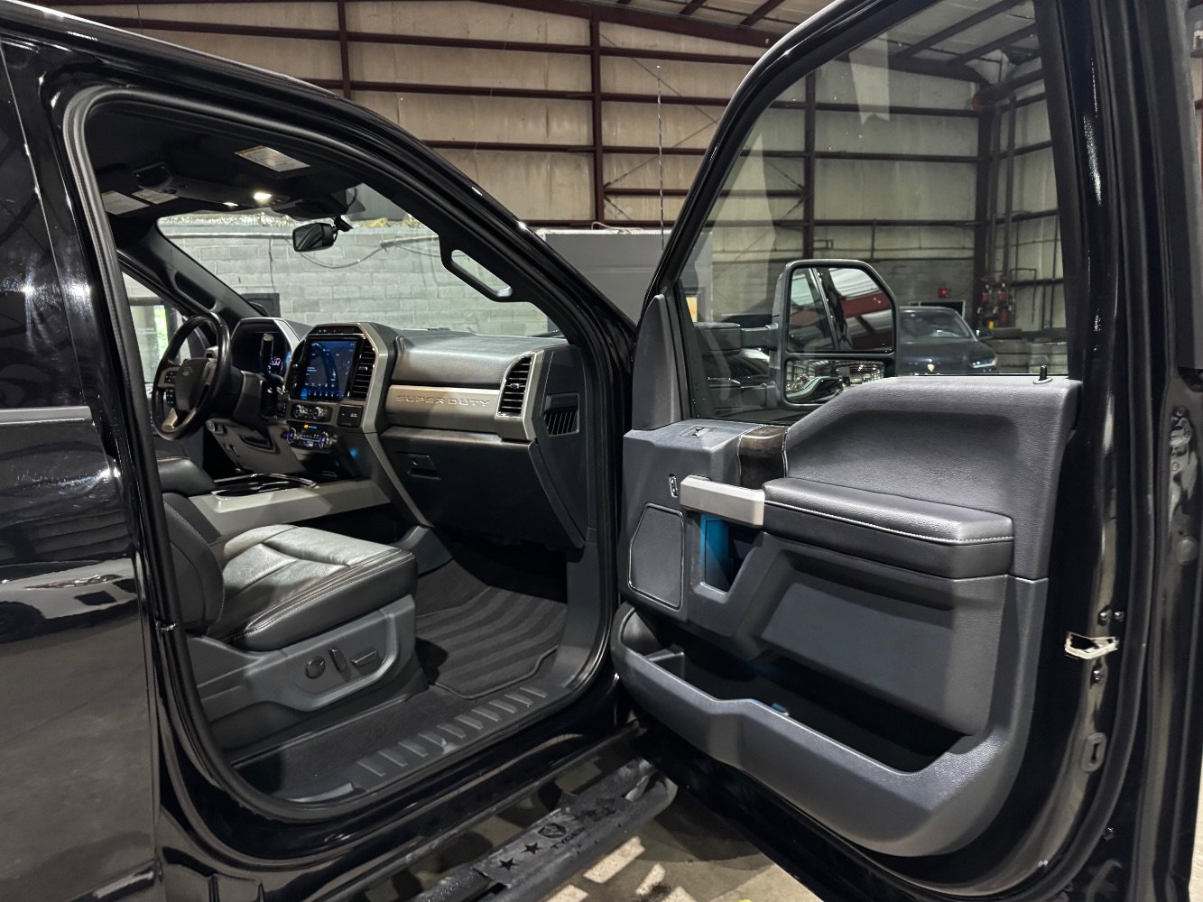 Used 2022 Ford F250 Lariat w/ Lariat Ultimate Package image 25