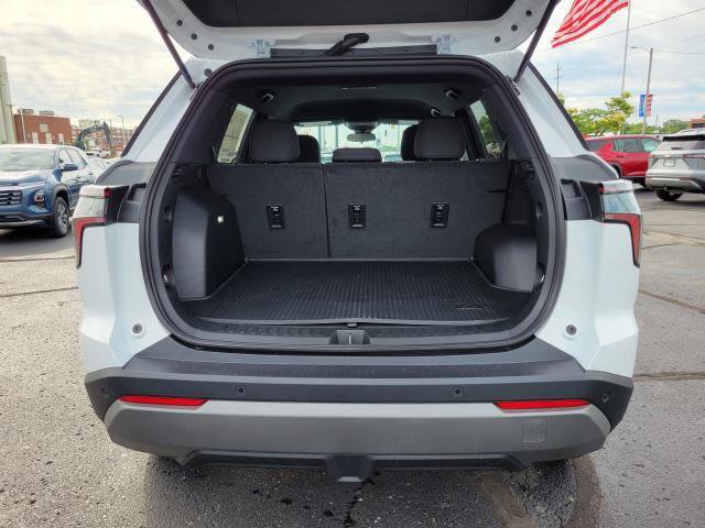 New 2026 Chevrolet Equinox LT w/ LPO, Floor Liner Package AWD/4WD image 24