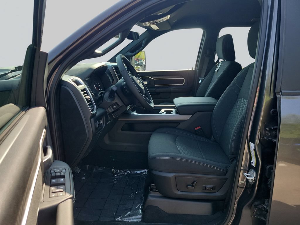 New 2026 RAM 3500 Big Horn AWD/4WD image 27