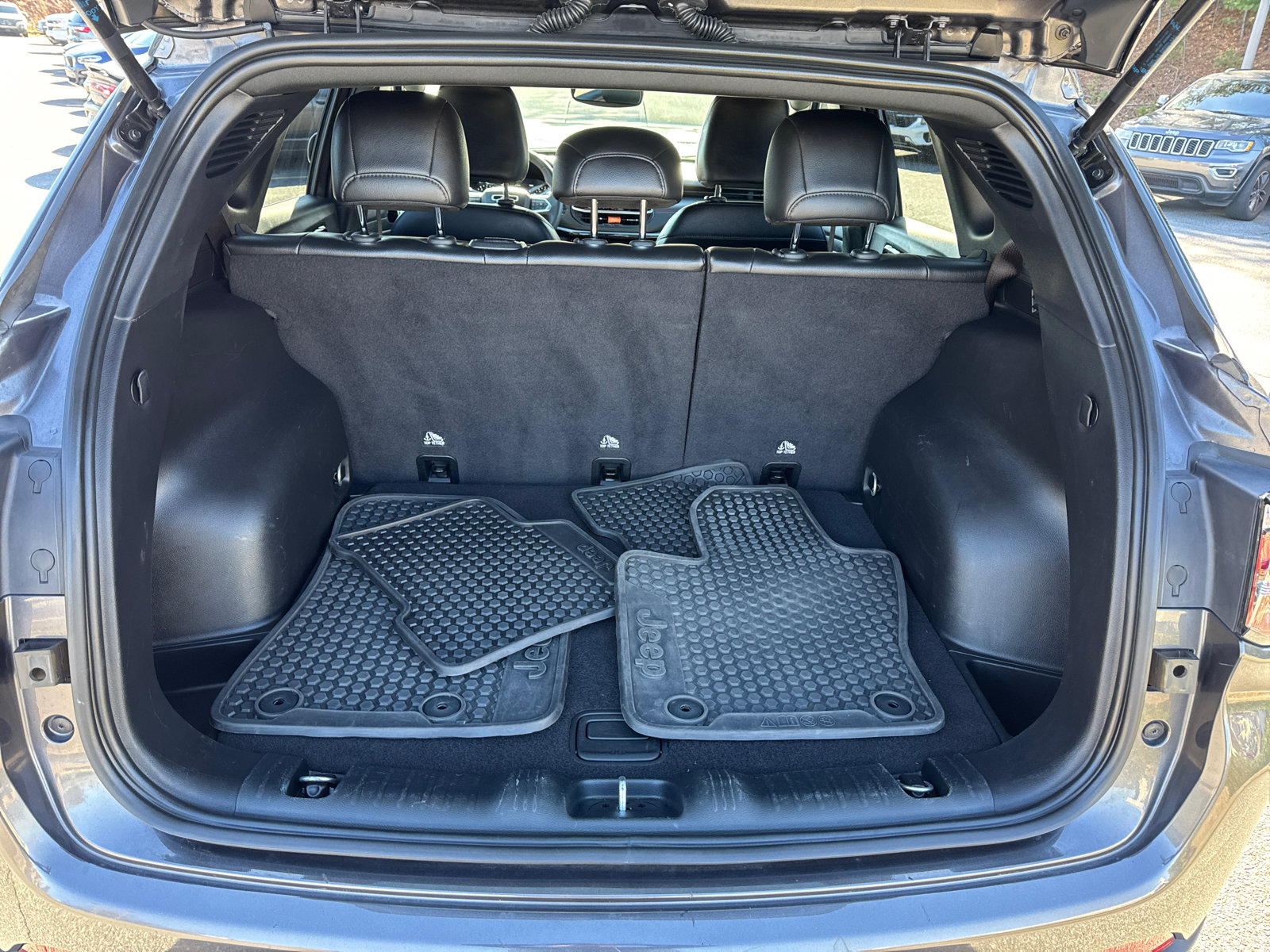 Used 2023 Jeep Compass Trailhawk image 18