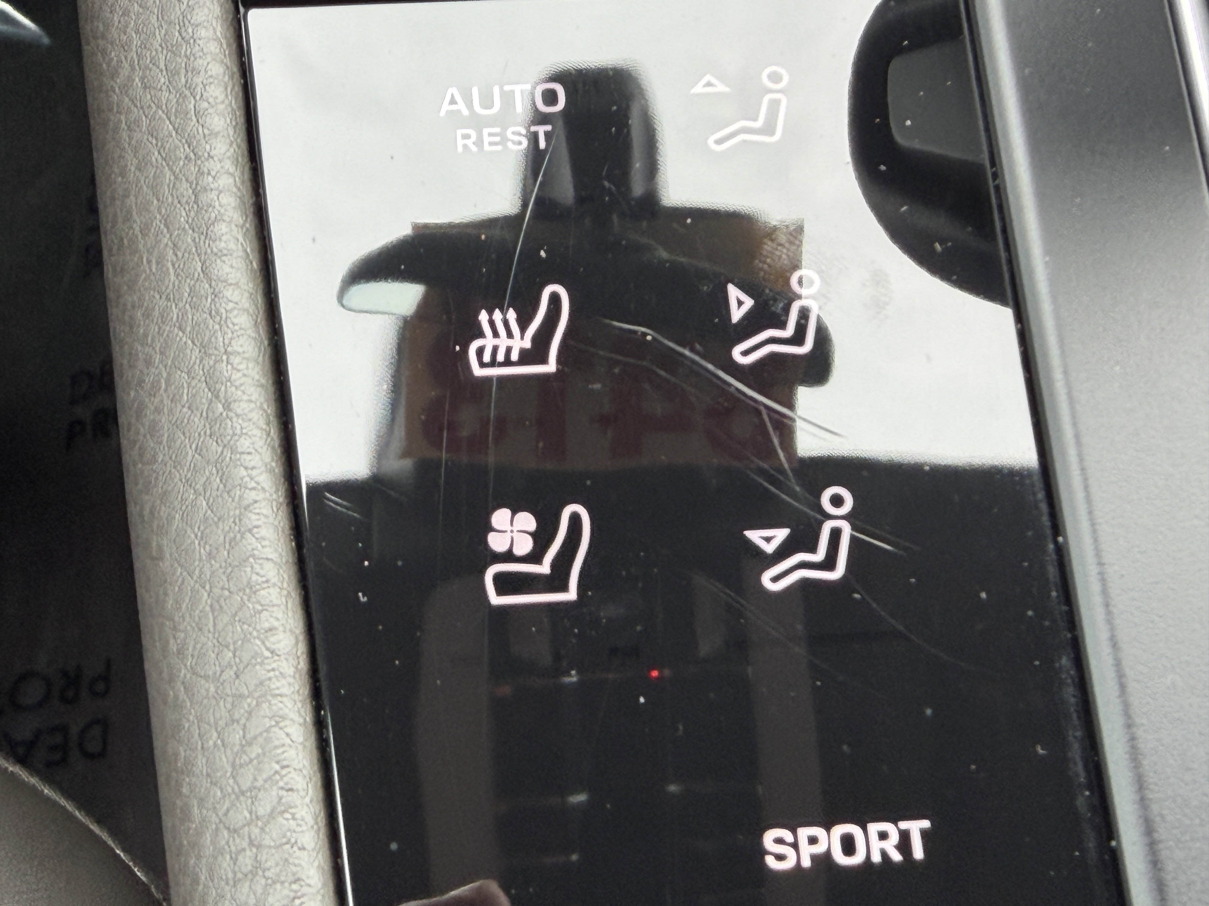 Certified 2022 Porsche Macan image 31