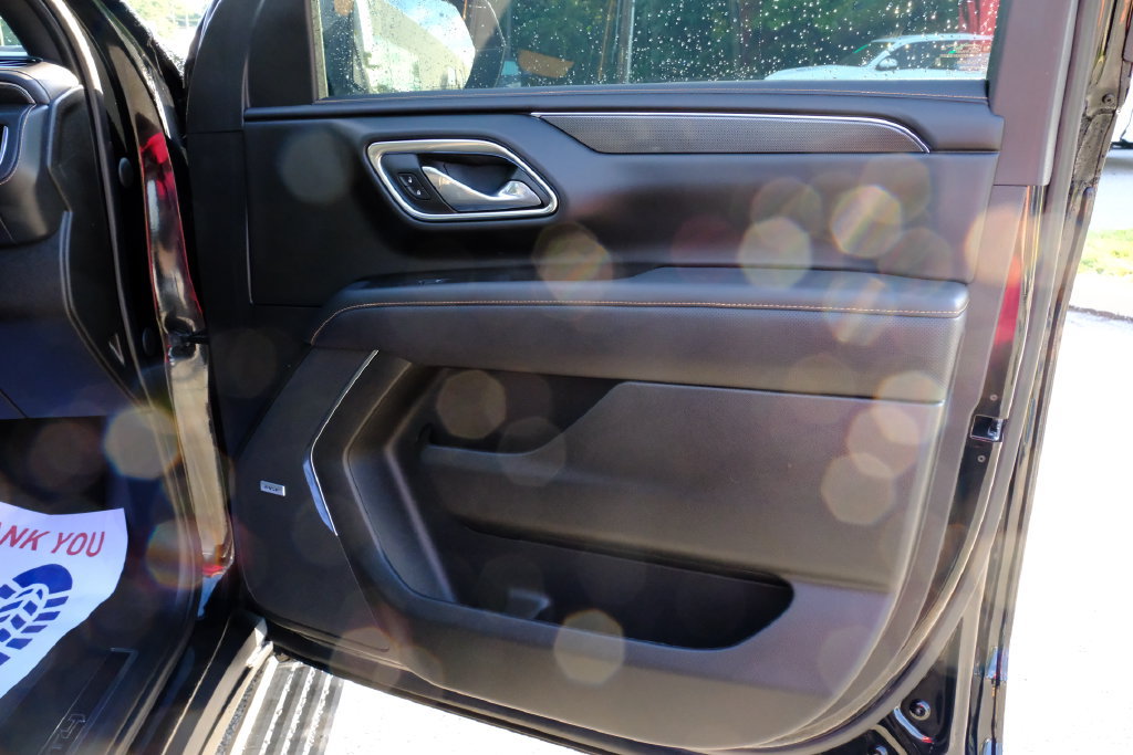 Used 2023 GMC Yukon AT4 w/ AT4 Premium Plus Package AWD/4WD image 32