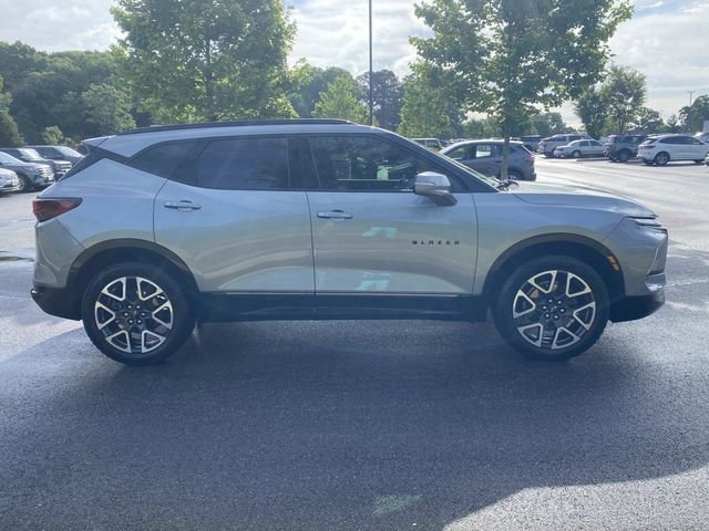 Used 2024 Chevrolet Blazer RS w/ Driver Confidence II Package FWD image 2