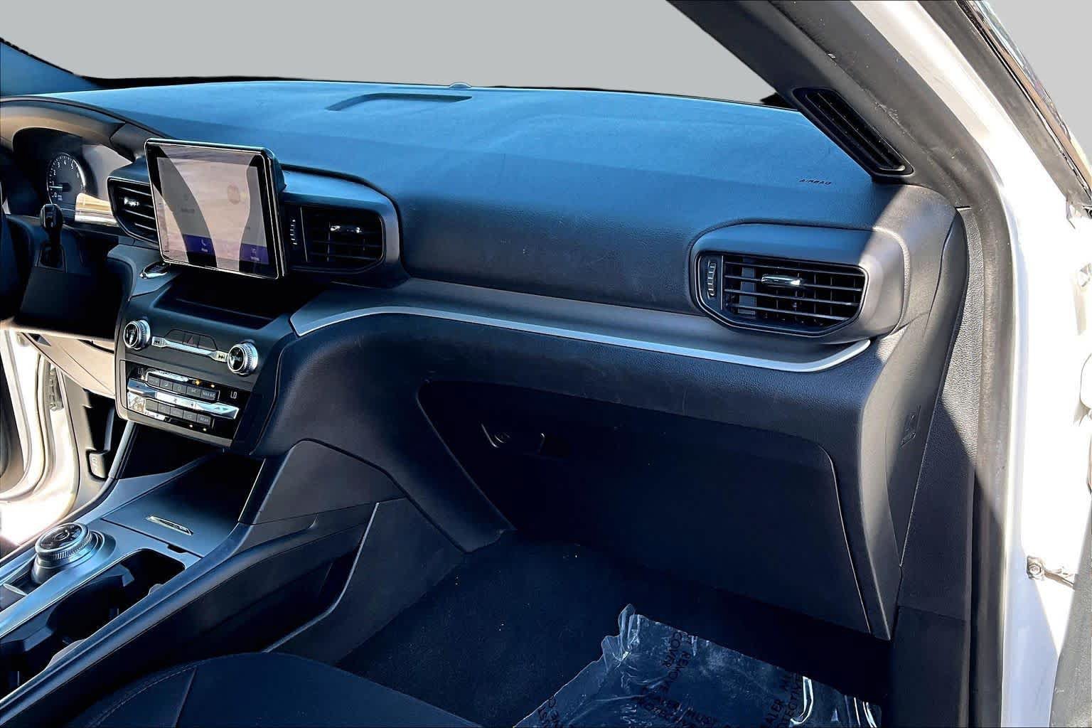 Certified 2020 Ford Explorer XLT RWD image 21