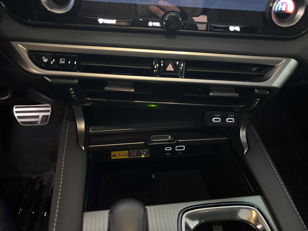 Used 2024 Lexus RX 500h F Sport w/ Convenience Package image 59
