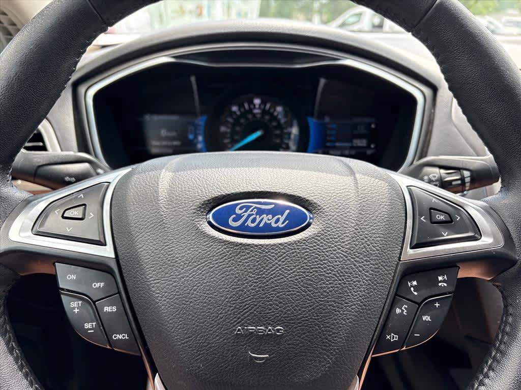 Used 2017 Ford Fusion Energi SE FWD image 16