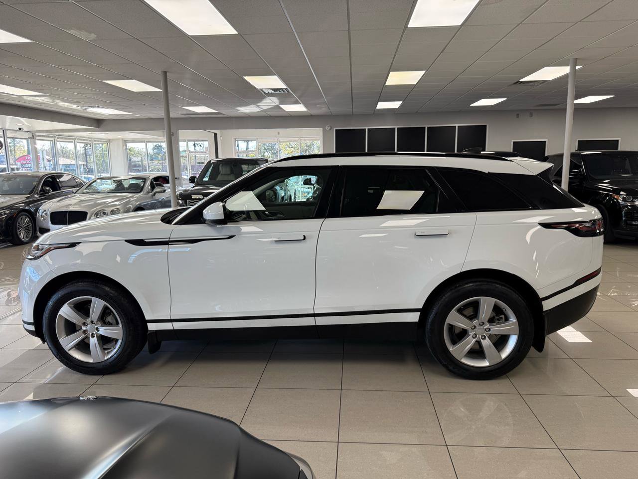 Used 2019 Land Rover Range Rover Velar S image 6