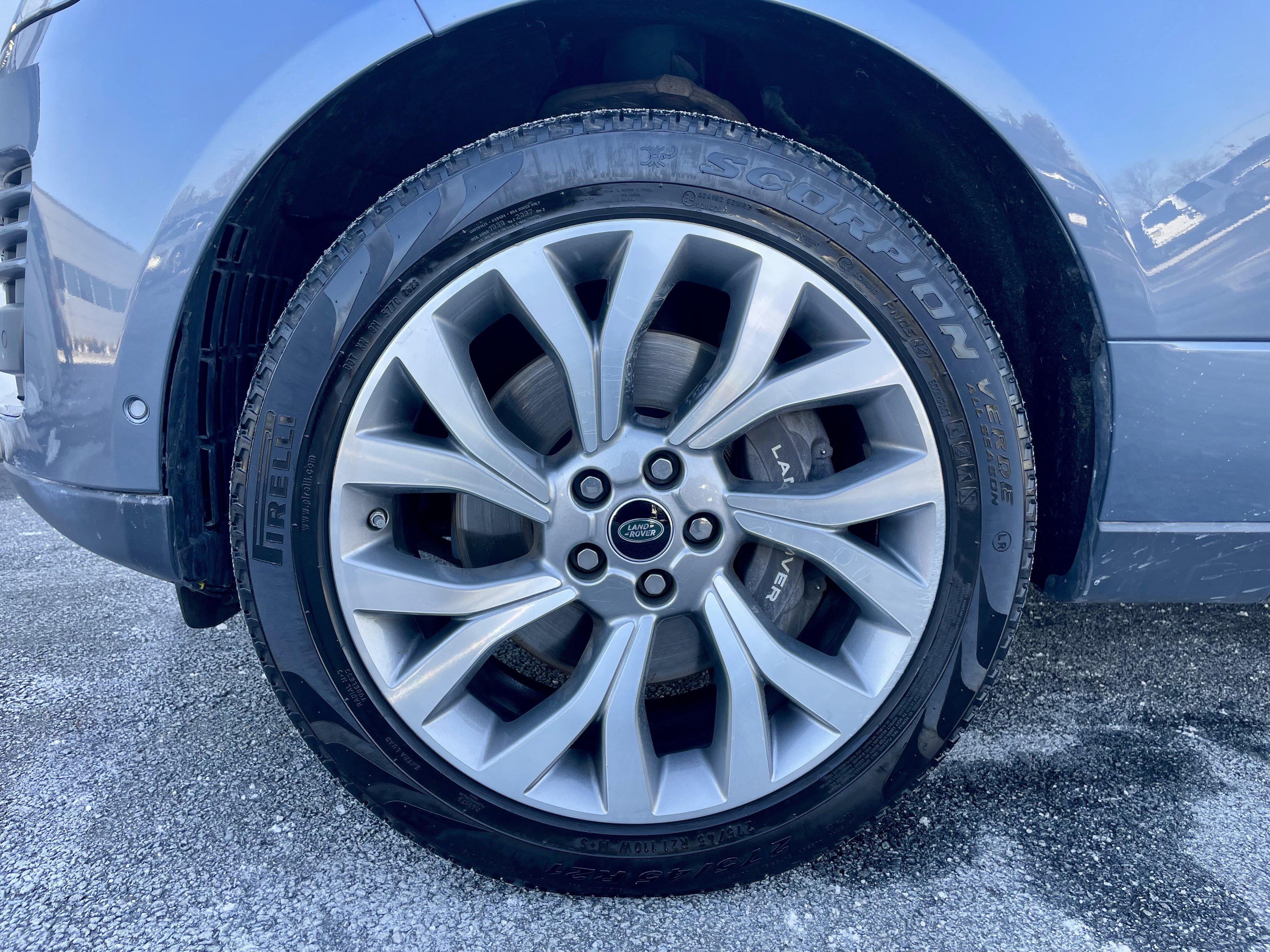 Used 2020 Land Rover Range Rover HSE image 9