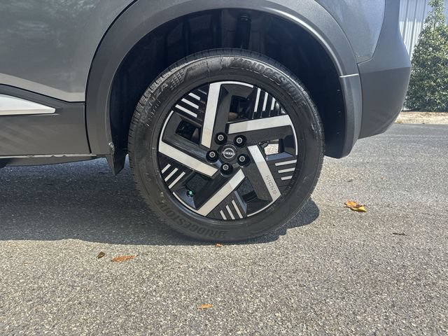 New 2026 Nissan Kicks SV w/ Charging Package FWD image 32