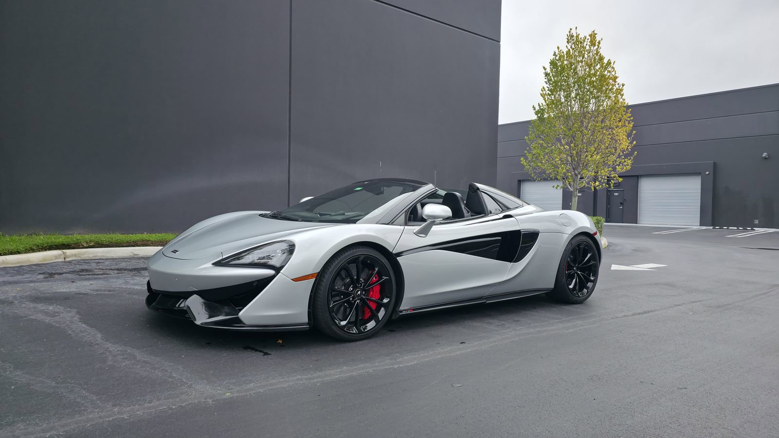 Used 2020 McLaren 570S Spider image 7