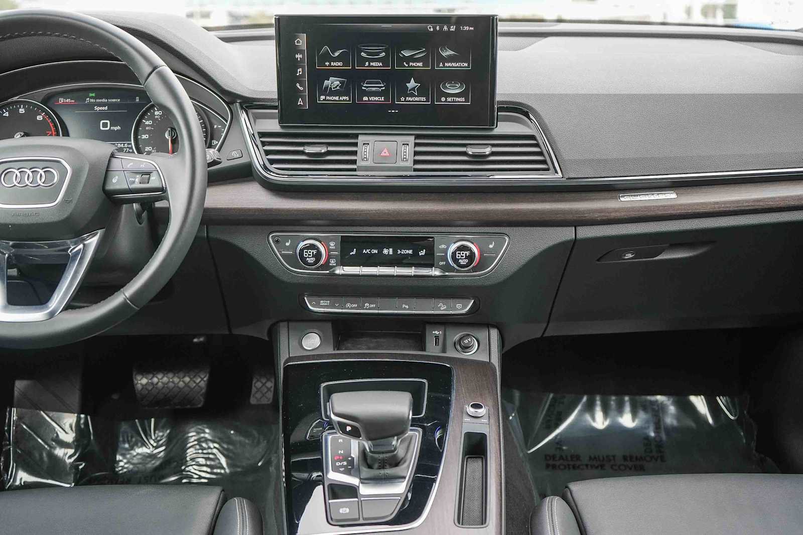 Used 2023 Audi Q5 2.0T Premium w/ Convenience Package image 17