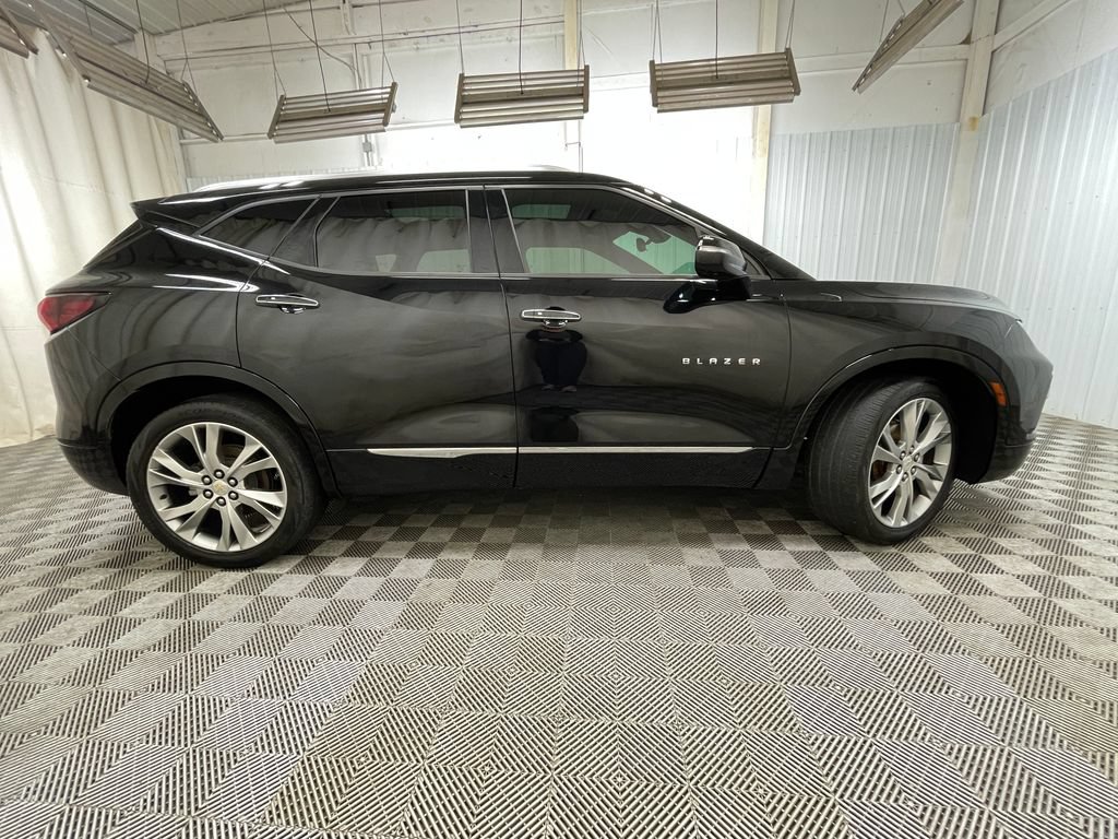 Used 2019 Chevrolet Blazer Premier w/ Sun and Wheels Package FWD image 25