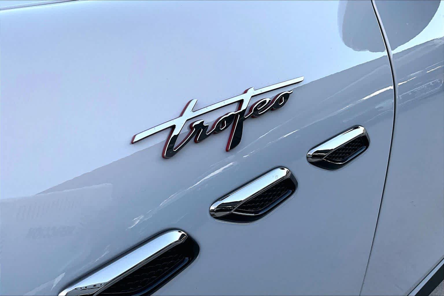 Used 2023 Maserati Grecale Trofeo AWD/4WD image 15