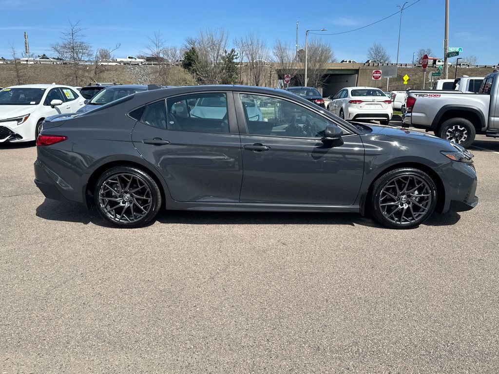 Used 2025 Toyota Camry SE w/ Convenience Package image 8