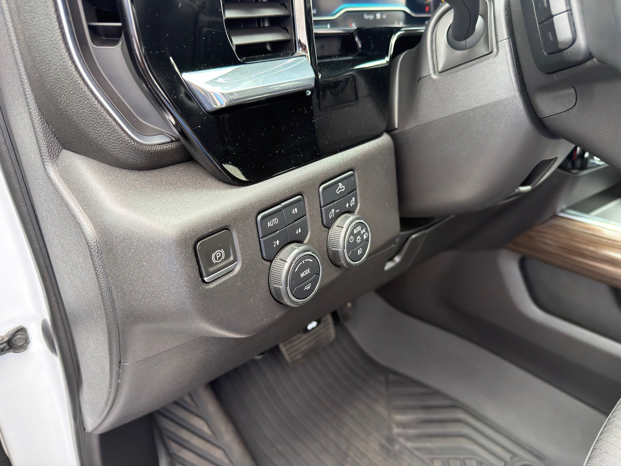 Used 2023 Chevrolet Silverado 1500 LT Trail Boss w/ Protection Package AWD/4WD image 29