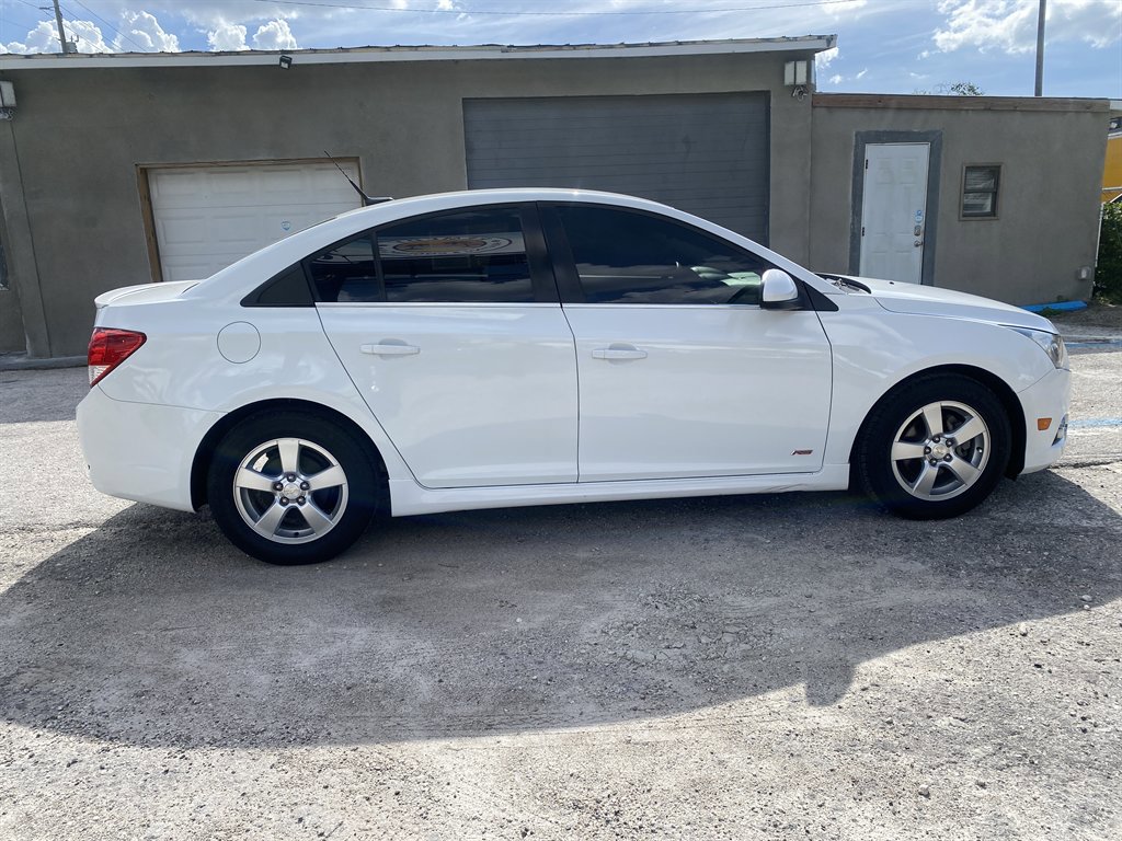 Used 2014 Chevrolet Cruze LT w/ RS Package image 8