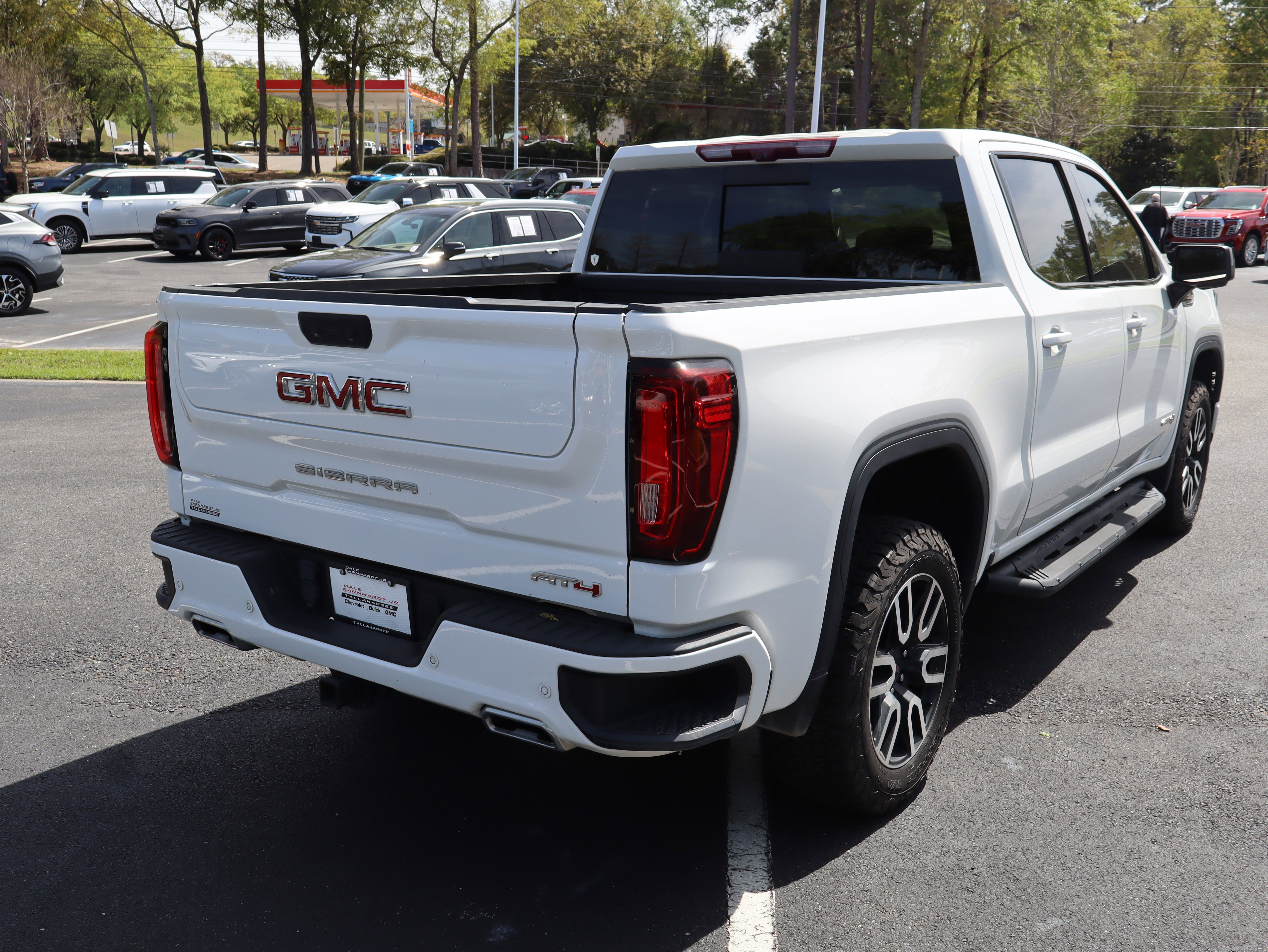 Used 2023 GMC Sierra 1500 AT4 w/ AT4 Premium Package image 9