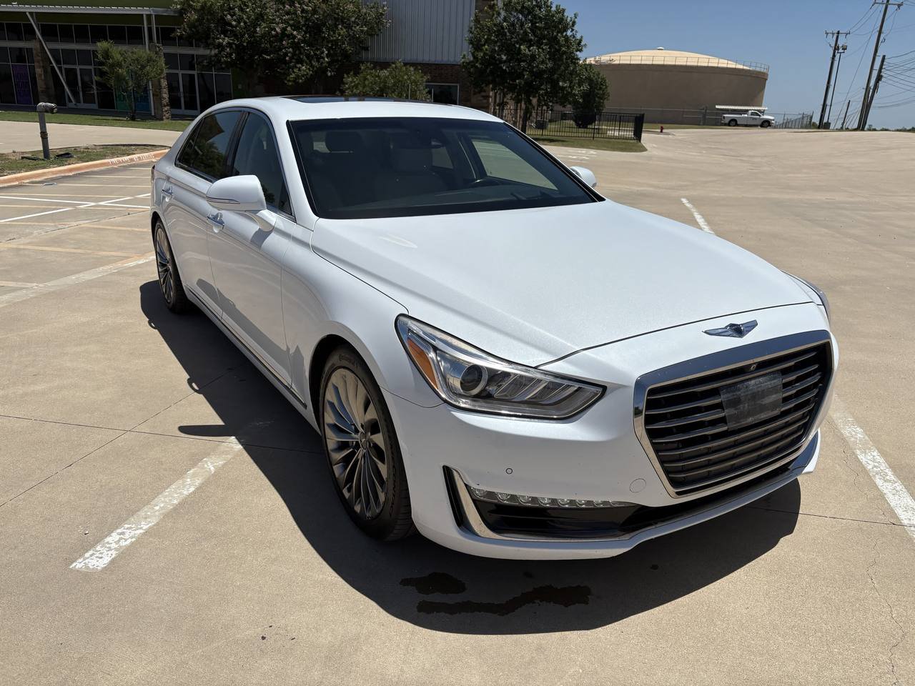 Used 2017 Genesis G90 3.3T Premium RWD image 5