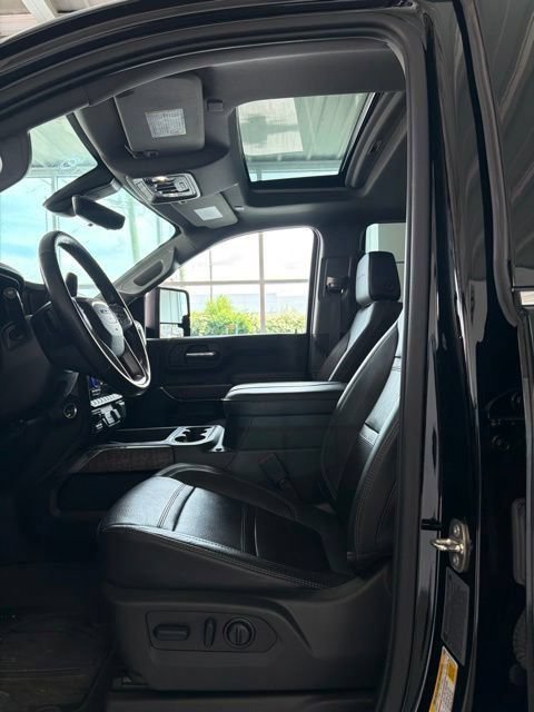 Used 2023 GMC Sierra 3500 Denali w/ Denali Ultimate Package AWD/4WD image 6