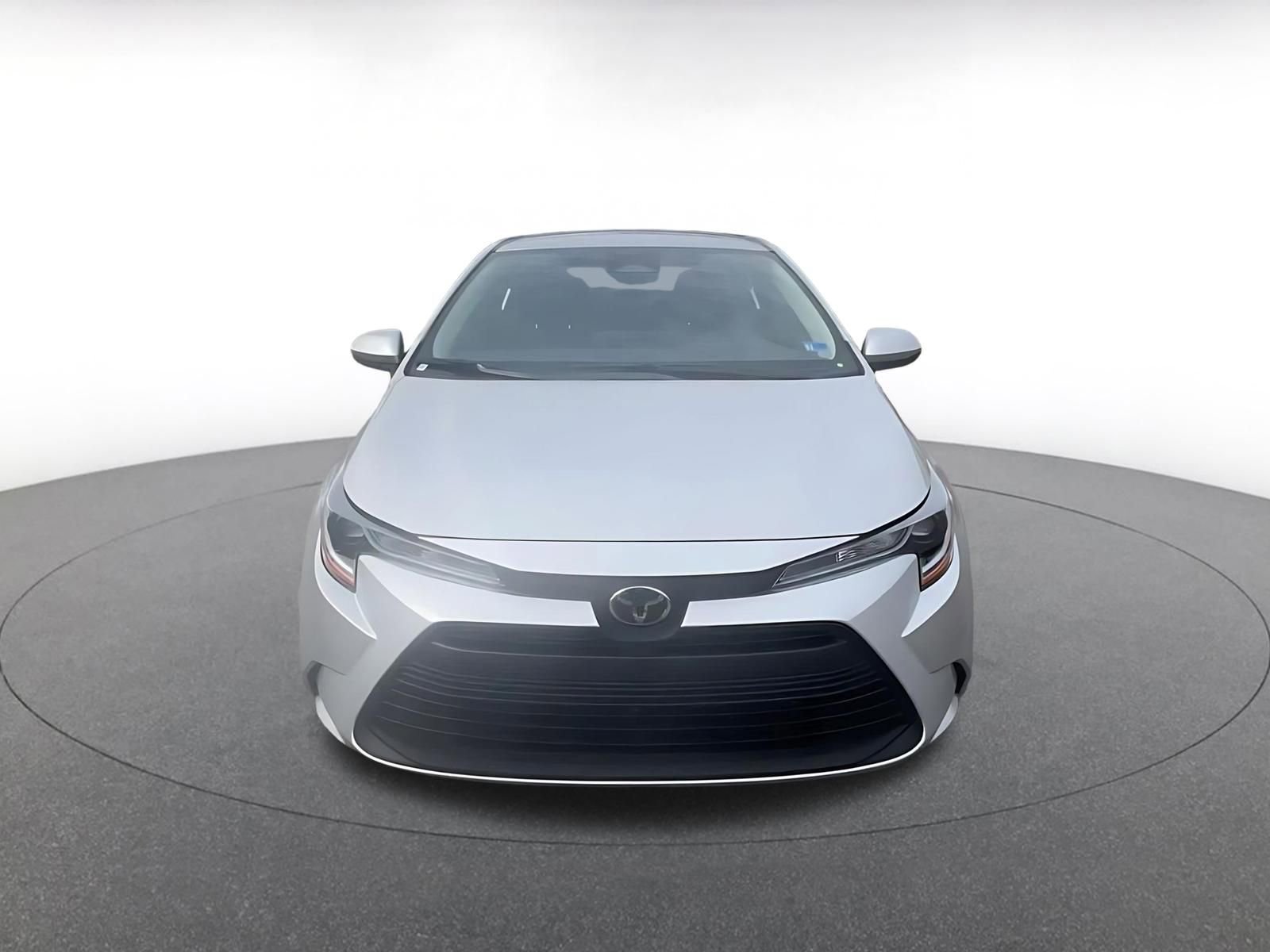 Used 2025 Toyota Corolla LE image 4