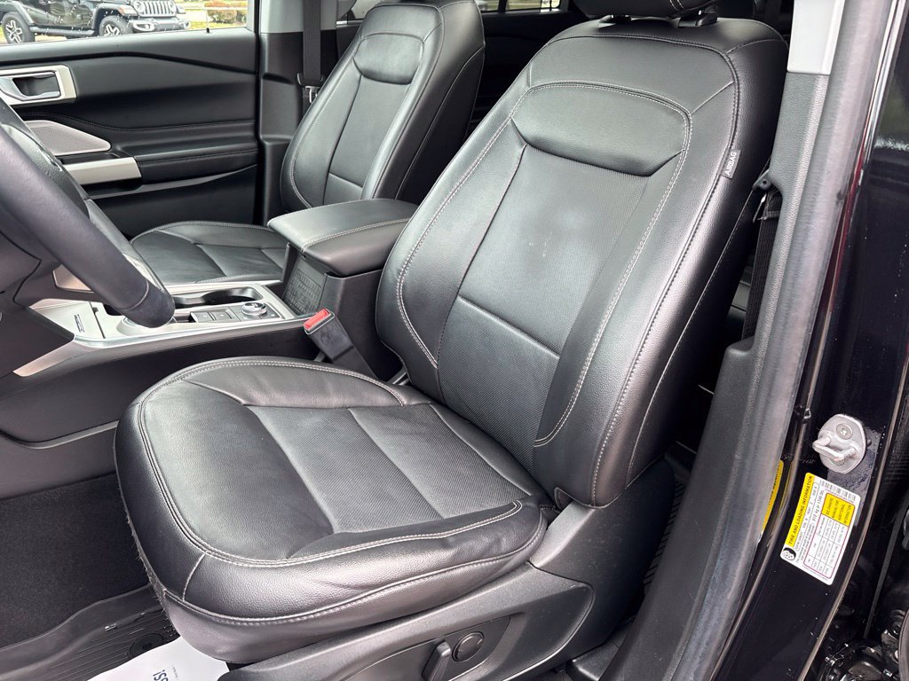 Used 2023 Ford Explorer Limited w/ Limited Technology Package AWD/4WD image 34