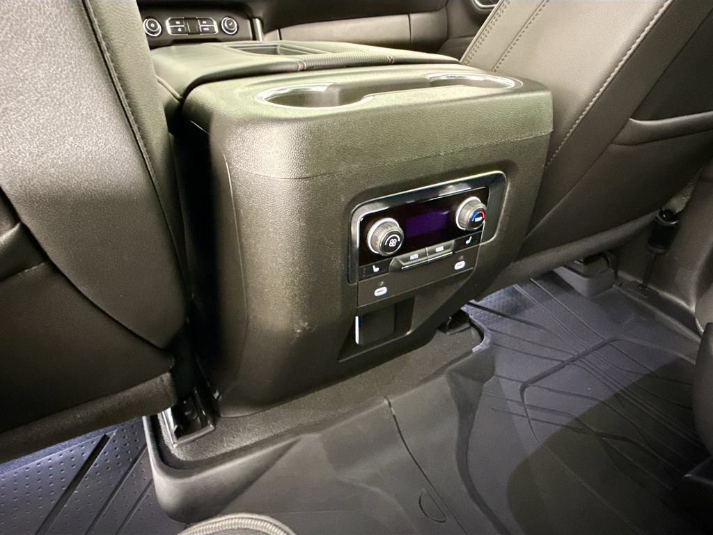 Used 2024 Chevrolet Suburban RST w/ Luxury Package RWD image 16
