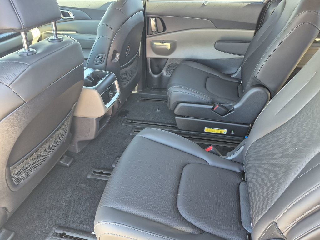 New 2026 Kia Carnival EX image 12