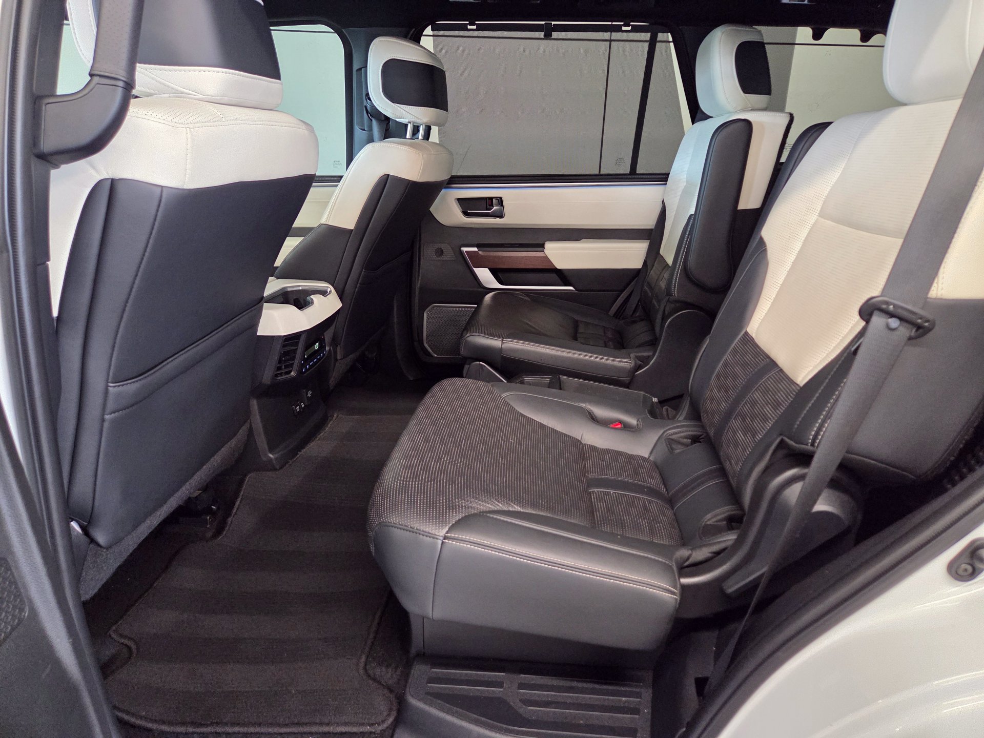 Used 2024 Toyota Sequoia Capstone AWD/4WD image 11