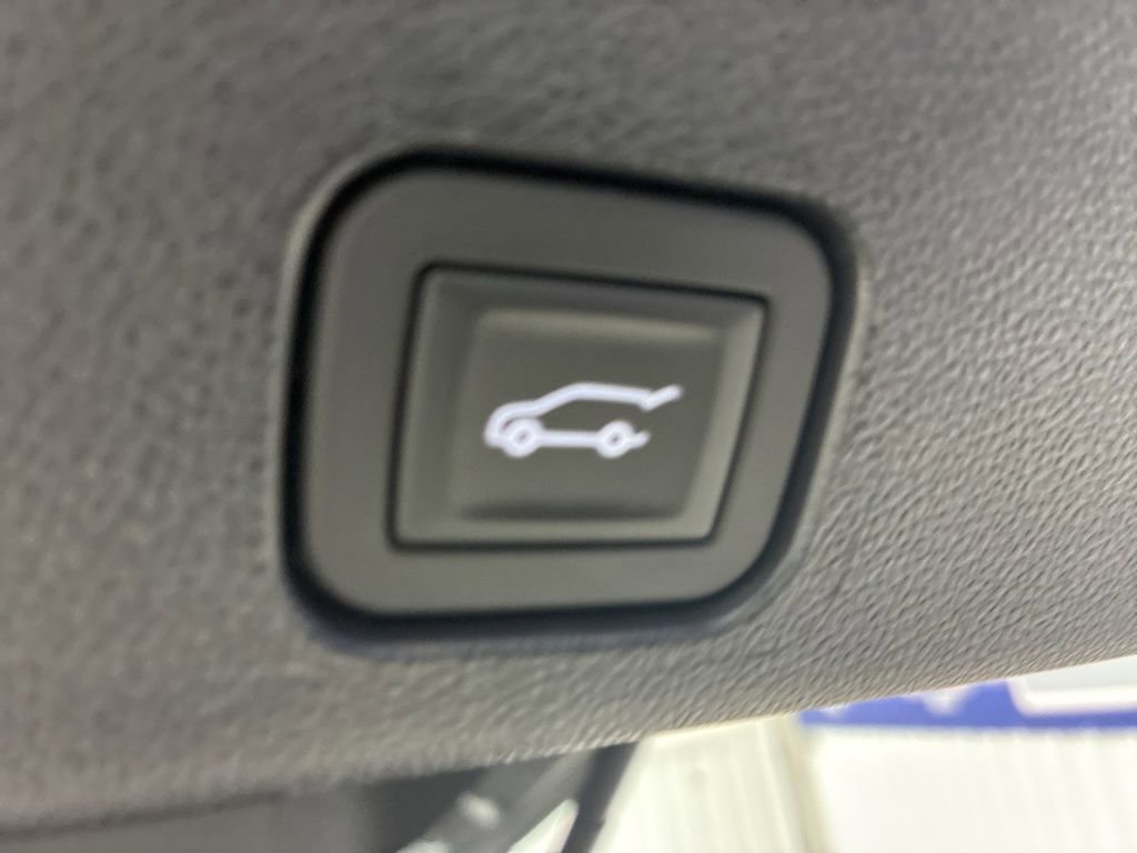 Used 2025 Buick Enclave Preferred AWD/4WD image 59