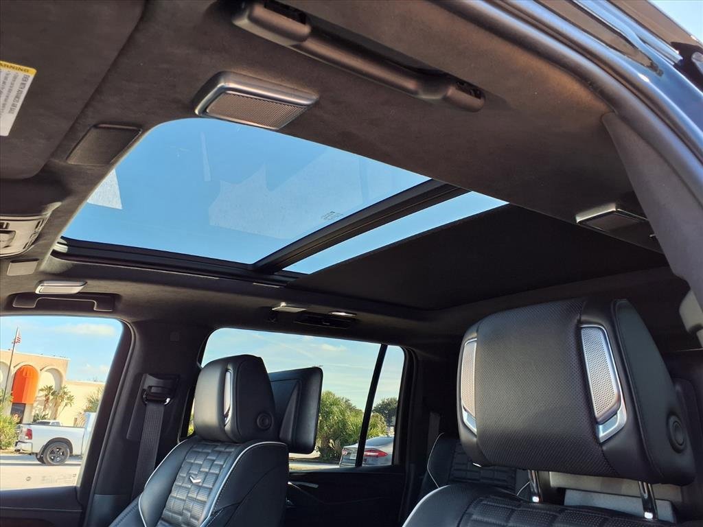 Used 2022 Cadillac Escalade ESV Sport Platinum image 32