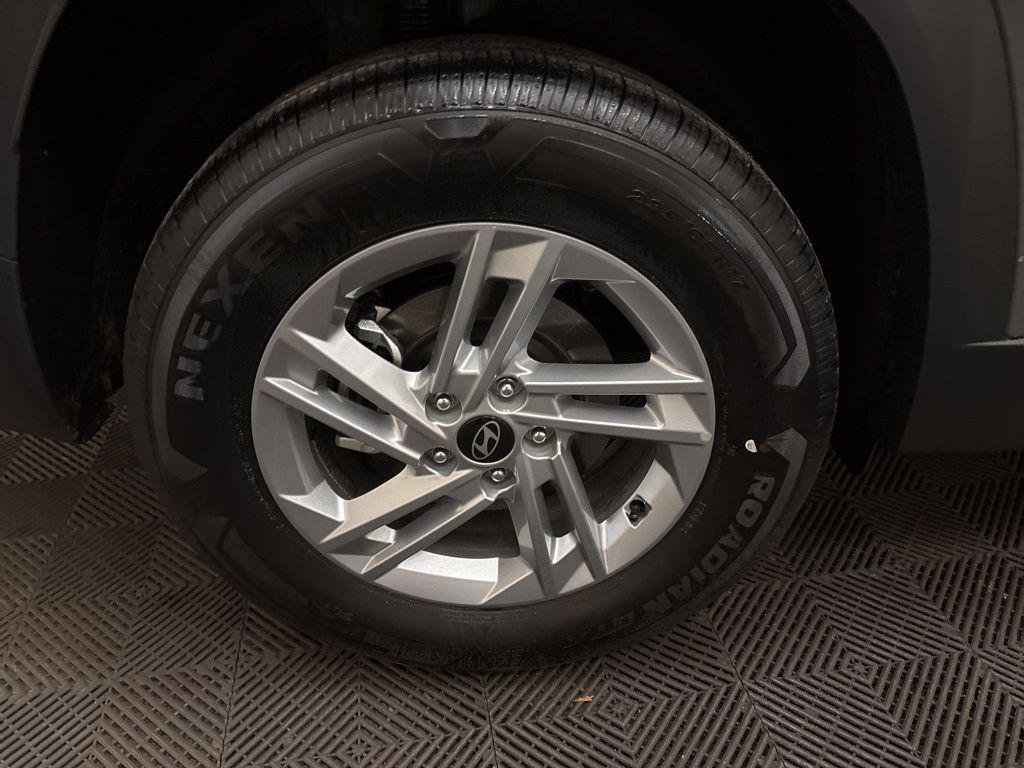 New 2025 Hyundai Tucson SE image 24