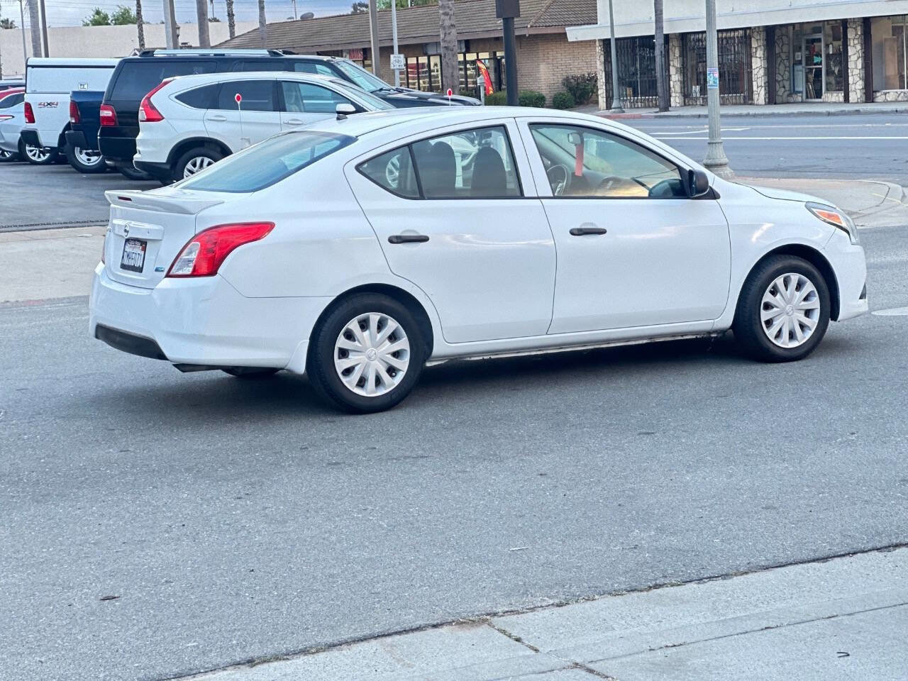 Used 2015 Nissan Versa S Plus FWD image 4