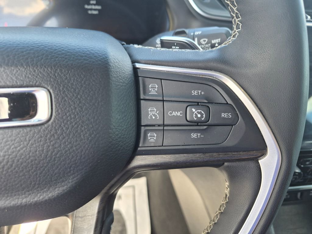 Used 2024 Jeep Grand Cherokee L Limited w/ Luxury Tech Group II AWD/4WD image 23