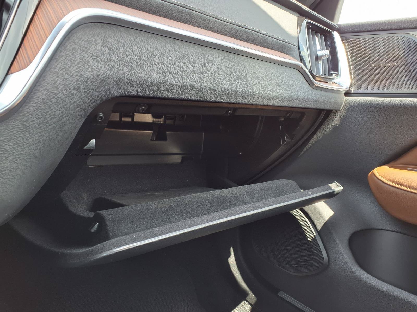 Certified 2023 Volvo S60 B5 Ultimate w/ Protection Package Premier FWD image 33