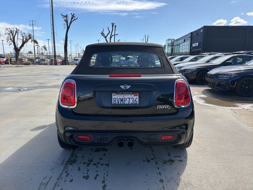 Used 2018 MINI Cooper S w/ Premium Package image 4