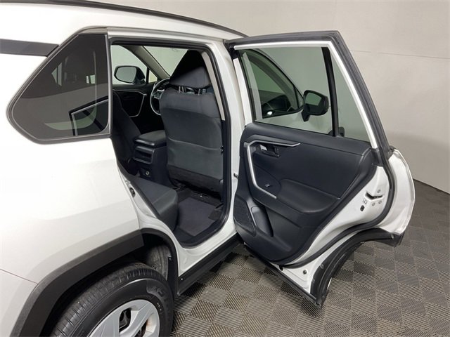 Used 2019 Toyota RAV4 LE w/ Carpet Mat Package image 30
